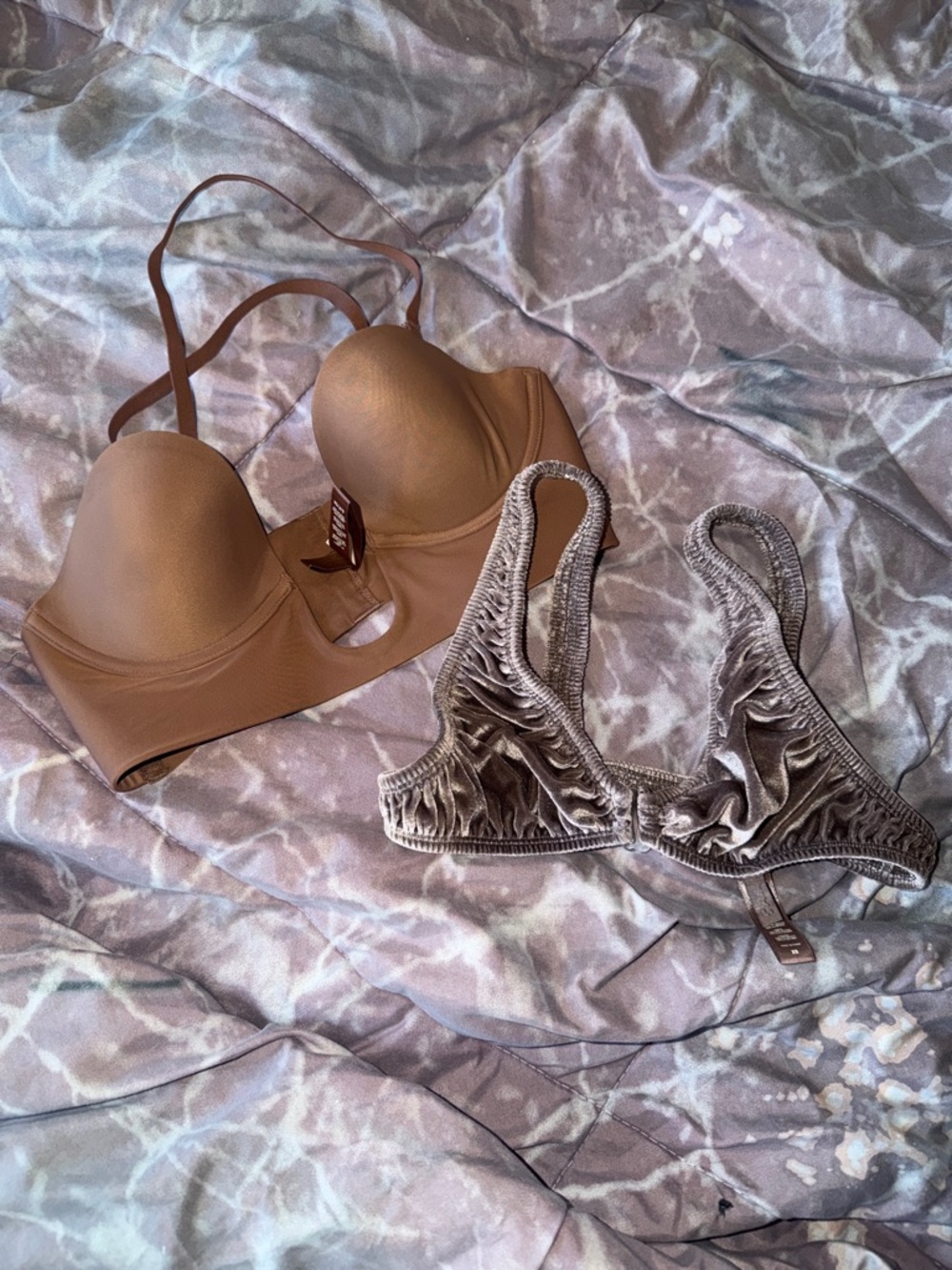 SKIMS sculpt Convertible Bra JASPER small and SKIMS Velvet AMETHYST Bralette XS